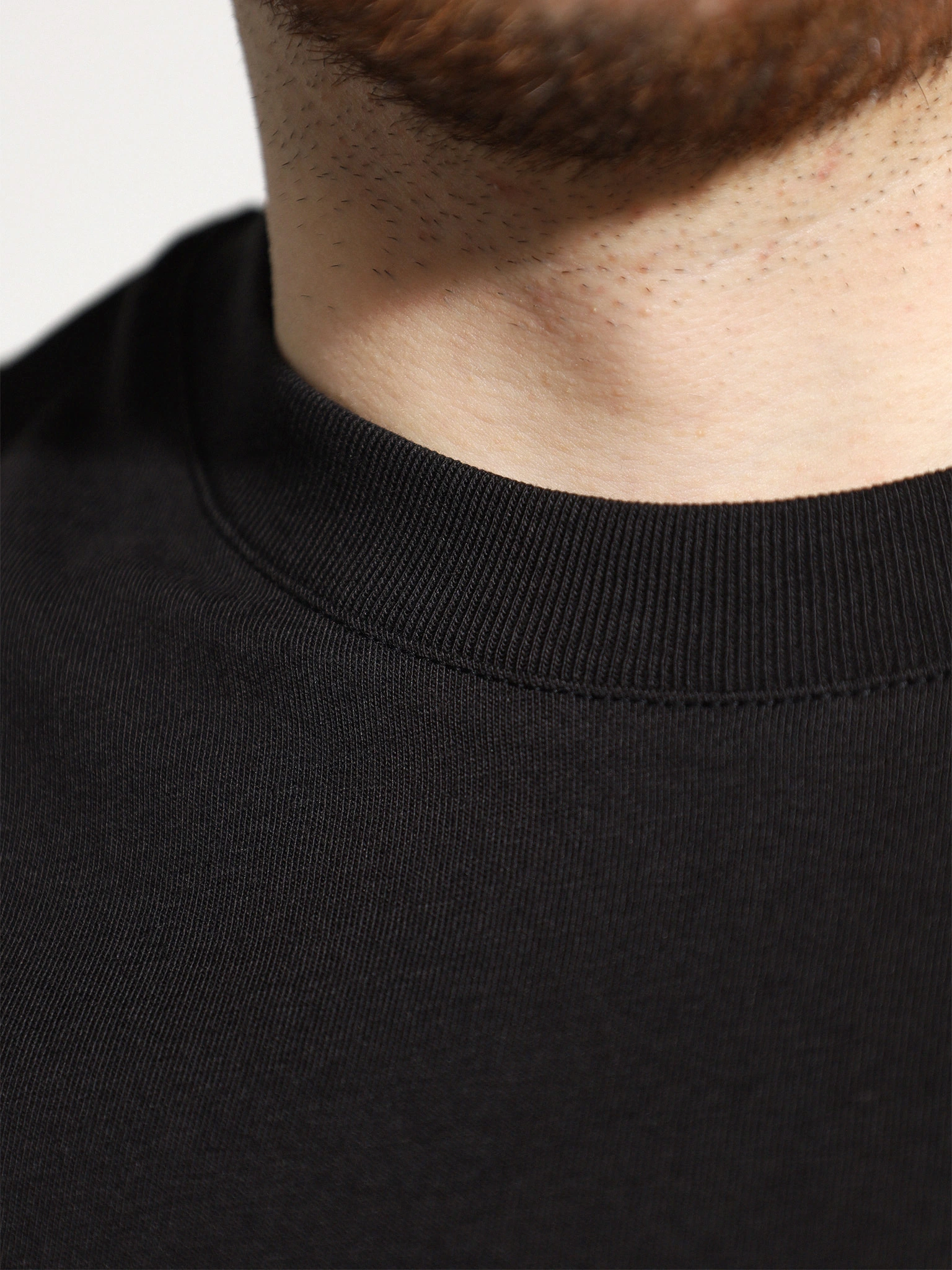 Футболка черного цвета из хлопка